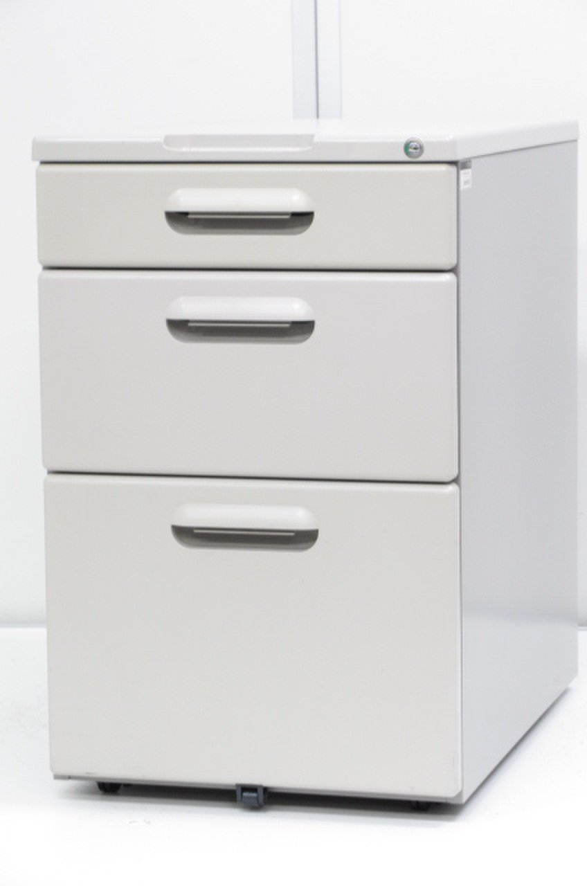 【定価約6万円！！オフィスにぴったりのニューグレーカラー！！人気３段ワゴンの入荷です！！】■イトーキ■CR
                        CR
                                    中古
            