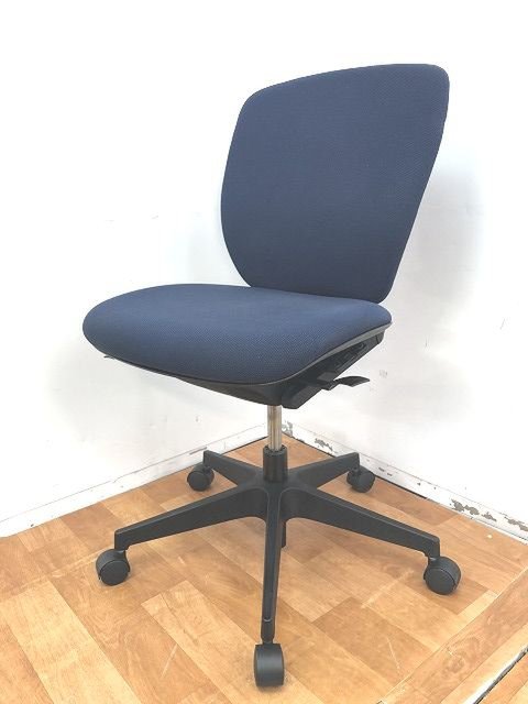 【中古】プラオ  KE-240GS-T1B2 イトーキ（ITOKI） 肘無ローバックチェア