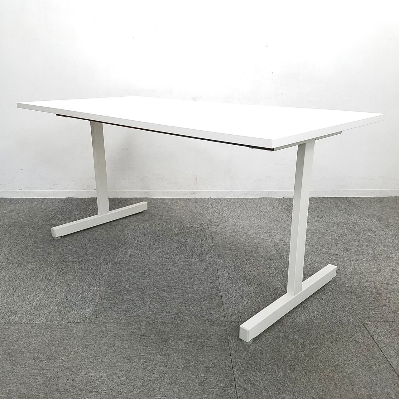 【3台入荷】内田洋行の人気テーブルが入荷しました！中古　テーブル　オフィス　会議　ミーティング　ホワイト　ノティオ
                        ノティオ 
                                    中古
            