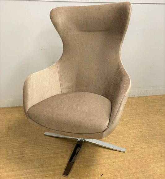 【中古】QUEEN(クイーン)  SOGOKAGU ソファー