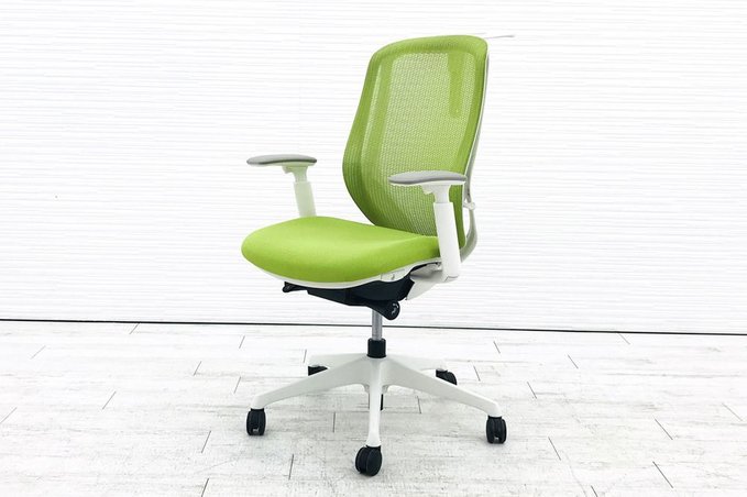 【中古】シルフィー（メッシュ）   オカムラ（okamura） 肘付ハイバックチェア