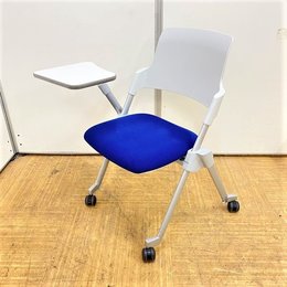 【8脚入荷】希少なメモ台付きミーティングチェア！！省スペースにミーティング・セミナーを