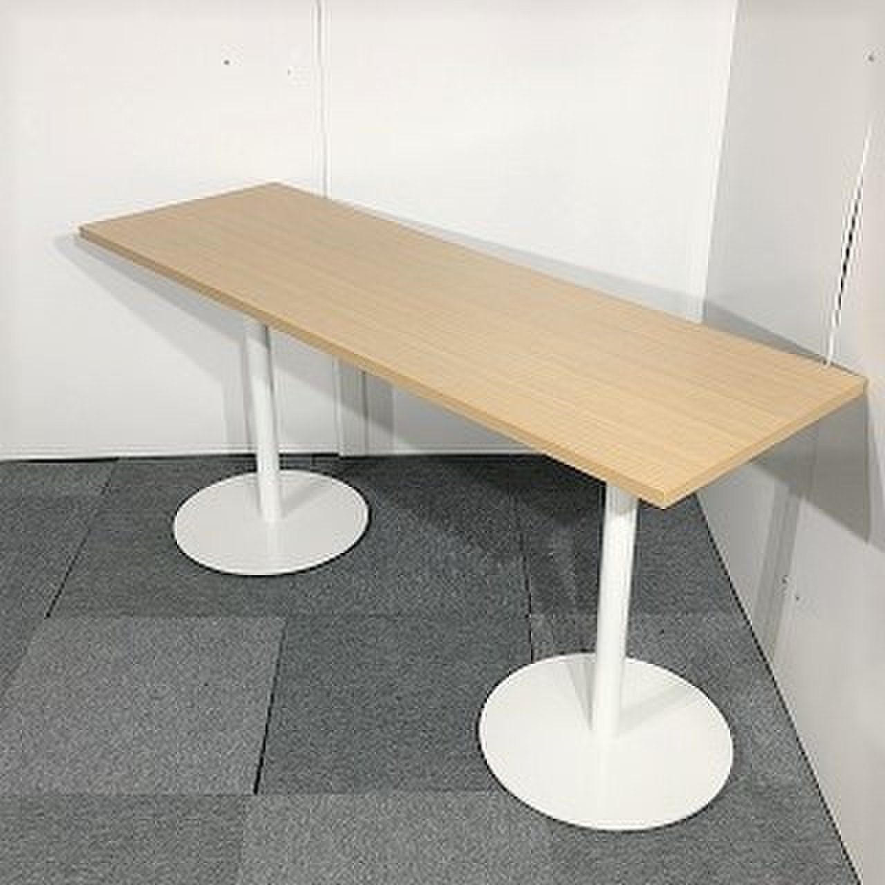 ロット入荷　レア　イトーキ製　ミーティングテーブル　ナチュラル色　おすすめ　カフェテーブル　カウンターテーブル　おしゃれ　TRAP
                        TRAP
                                    中古
            