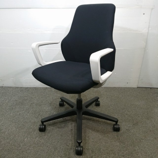 ゆったりとした座り心地！コンパクトなクッションチェア　コクヨ製　グーフォチェア  
                        グーフォ
                                    中古
            