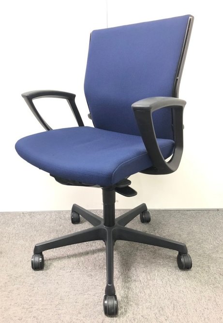 【中古】エスクード（クッション）   オカムラ（okamura） 肘付ローバックチェア