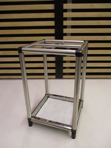 【コンパクトな傘立てが入荷！】１０本ぐらい収納できます！【1台限定】