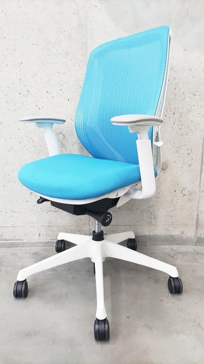 【中古】シルフィー（メッシュ）   オカムラ（okamura） 肘付ハイバックチェア