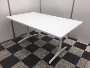 【シンプルなホワイトなので、様々なオフィスにフィット！】
コクヨ（KOKUYO）JUTOシリーズ/広々四人用