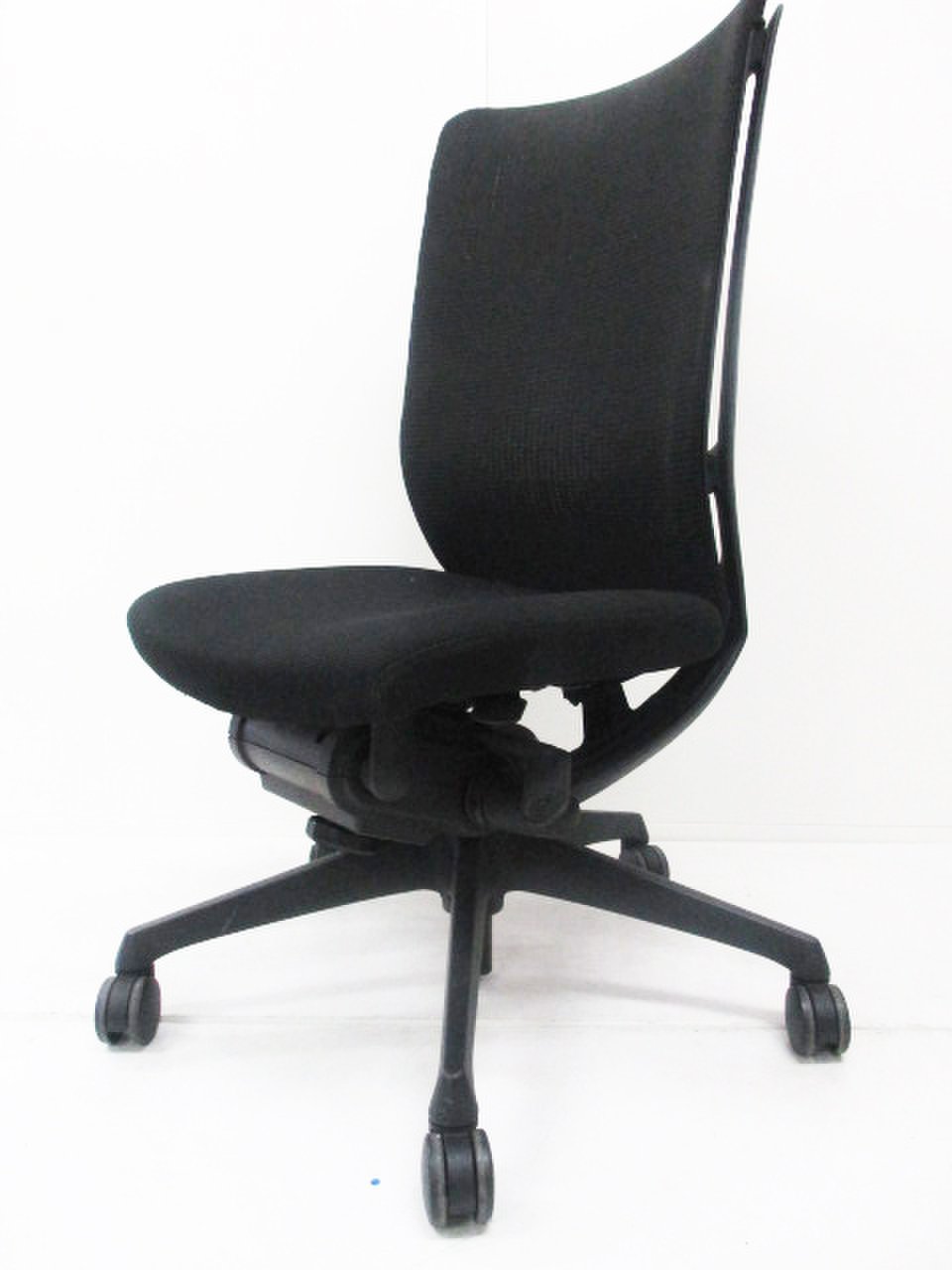 【メッシュチェア】ヴィスコンテ　OAチェア肘無
                        ヴィスコンテ 
                                    中古
            