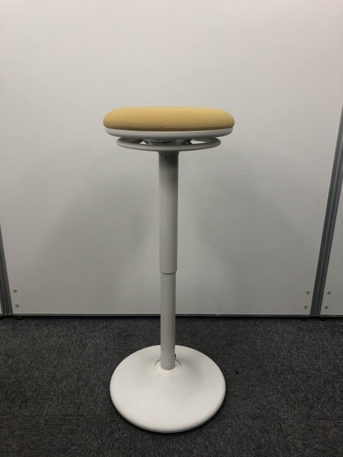 【オフィスをかわいらしくおしゃれに！】オカムラ　ピルエット（Pirouetto）イエロー　カウンターチェア　パーチングスツール 2017年製