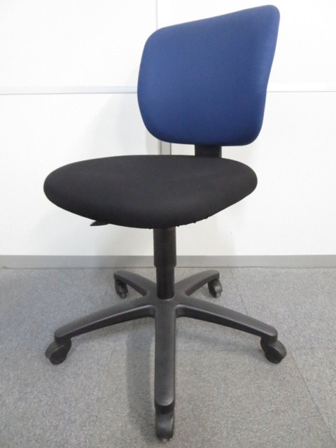 【中古】イーザ   コクヨ（KOKUYO） 肘無ローバックチェア