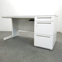 【6台入荷】人気のホワイトデスクでどんなオフィスにもおススメ！！中古　デスク　机　片袖　テレワーク　在宅ワーク　ホワイト　オフィス