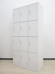 【奥行きがコンパクトです】12人用ロッカーが登場