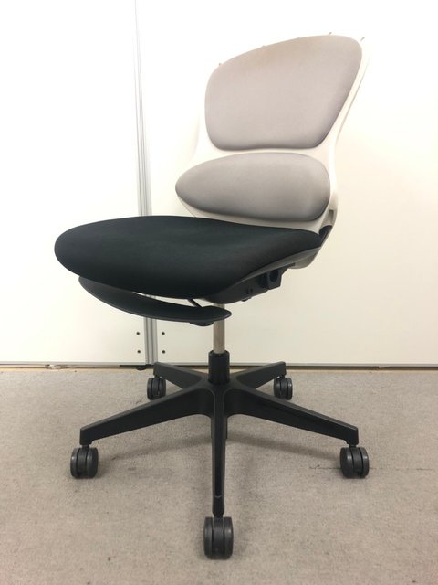 【中古】ループ  KZ-520GB-W8T1W5 イトーキ（ITOKI） 肘無ローバックチェア