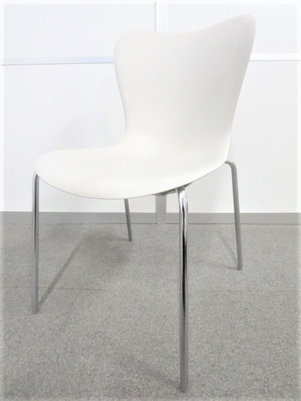 【リフレッシュスペースにオススメ！】■ウチダ　スタッキングチェア【背・座　PP一体成型品】　
                        ML-300シリーズ
                                    中古
            