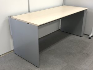 【在庫数以上でもご相談下さい！】
意外と人気な片面フリーアドレスデスク！
コクヨ_ワークヴィスタ_幅1600mm