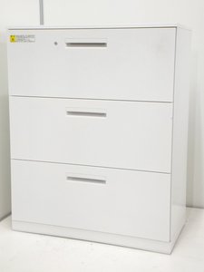 清潔感抜群のホワイトカラー！天板付きでカウンターとしての利用もおすすめ！