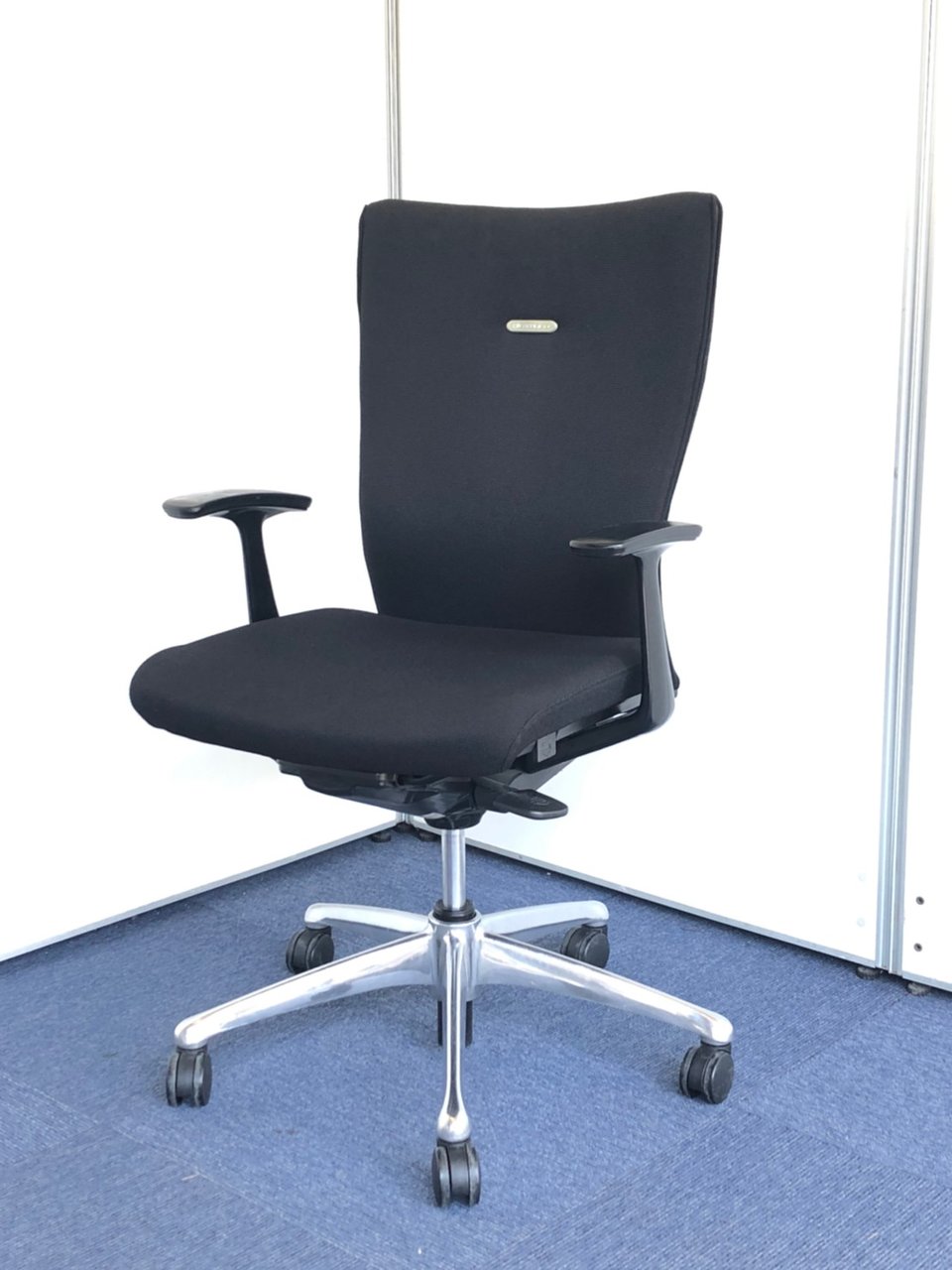 【固定肘】一部部材欠けあり（レバーキャップ等）のため特別価格にて。
                        フィーゴ 
                                    中古
            