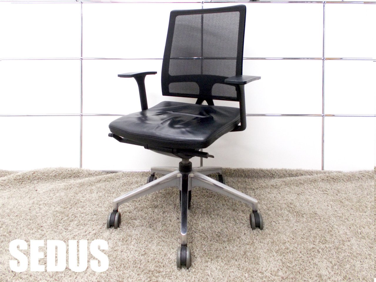 SEDUS/セダス　OPEN MIND/オープンマインド　アルミポリッシュベース 　座面本革黒　ドイツ
                        オープンマインド 
                                    中古
            