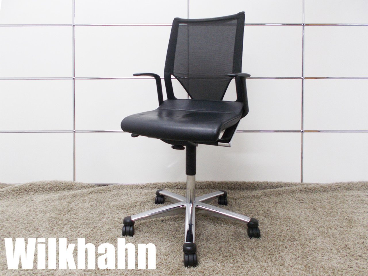 wilkhahn/ウィルクハーン　モダス ミドルバックアームチェア　ブラック　座面黒本革
                        モダス 
                                    中古
            