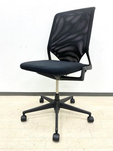 【スタイリッシュなデザイン！】ヴィトラの肘無しメッシュチェア！定番の黒をお探しの方はオススメ！