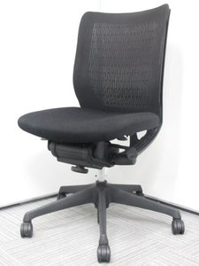 【シンプルさが売りです！】オカムラ製のロングセラーチェア！