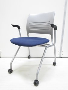 オカムラ製　エレナⅡ　ロット入荷　レア　おすすめ　入れ替え　新規購入　会議室　ミーティング用　ネスティングチェア