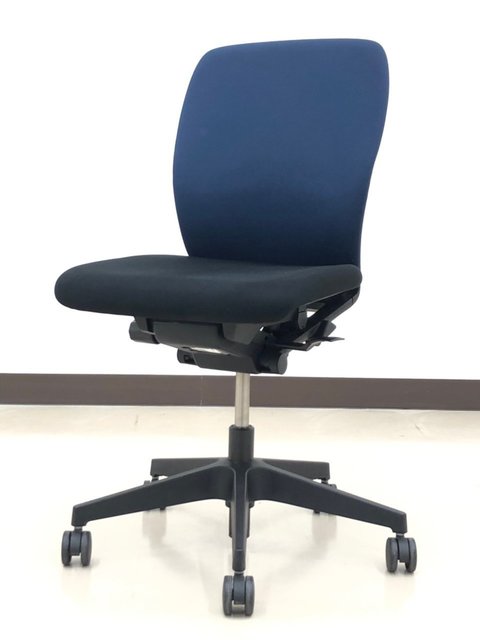 【中古】フルゴ   イトーキ（ITOKI） 肘無ローバックチェア