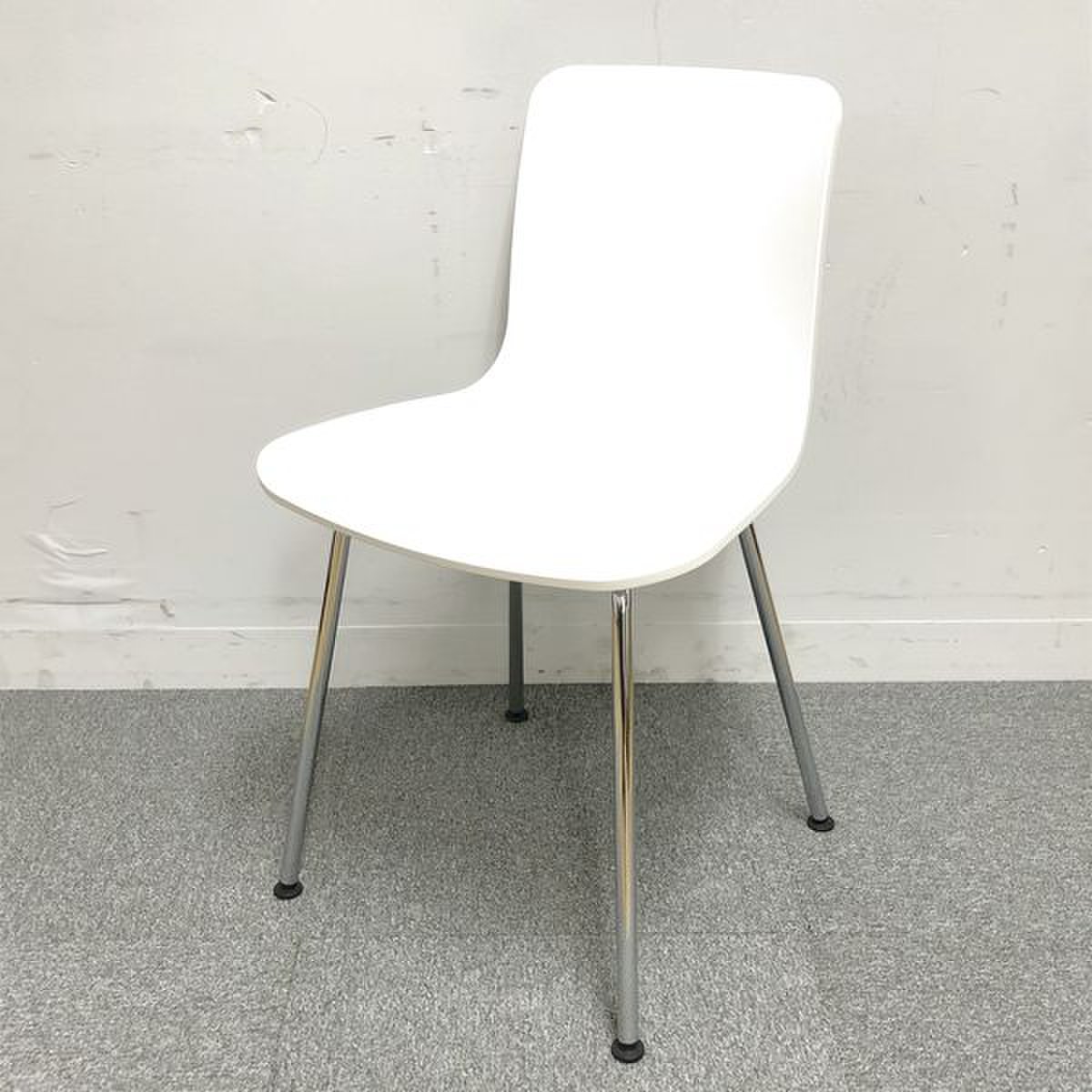 【デザイナーズ家具】vitra(ヴィトラ)/HAL(ハル)　ジャスパー・モリソン氏　ベース：クロム　カラー：ホワイト
                        HALシリーズ 
                                    中古
            