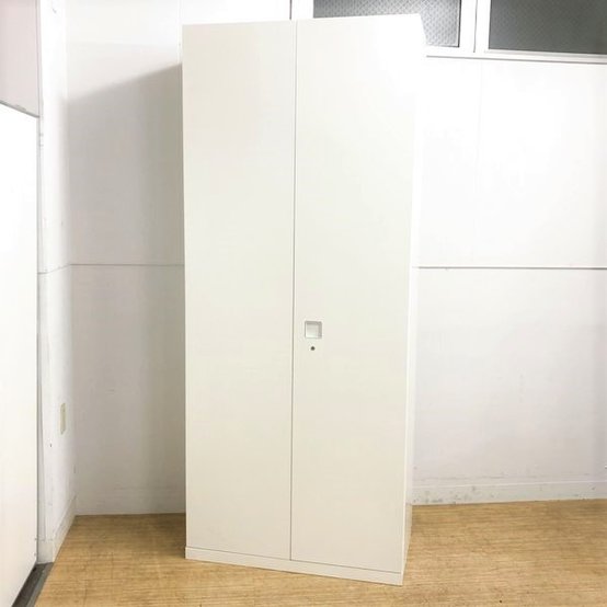 フラットヒンジでスタイリッシュを体現　オカムラ　レクトライン　ホワイト　鍵付き　6段収納