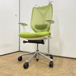 【身に優しい色！】オフィス感を出さない柔らかいライトグリーン！