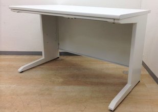 有名ではないですが、
TOYOSTEEL（トヨスチール）は、40年の歴史を持つ豊通ファシリティーズのオフィス家具ブランドです。
