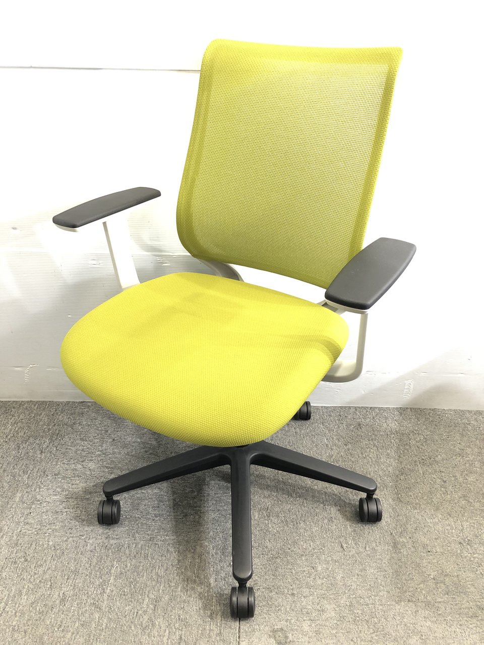 ミトラシリーズ コクヨ/KOKUYO 肘付きハイバック
人気のスタイリッシュオフィスチェア入荷！！KOKUYO製【ミトラ】
                        ミトラ 
                                    中古
            