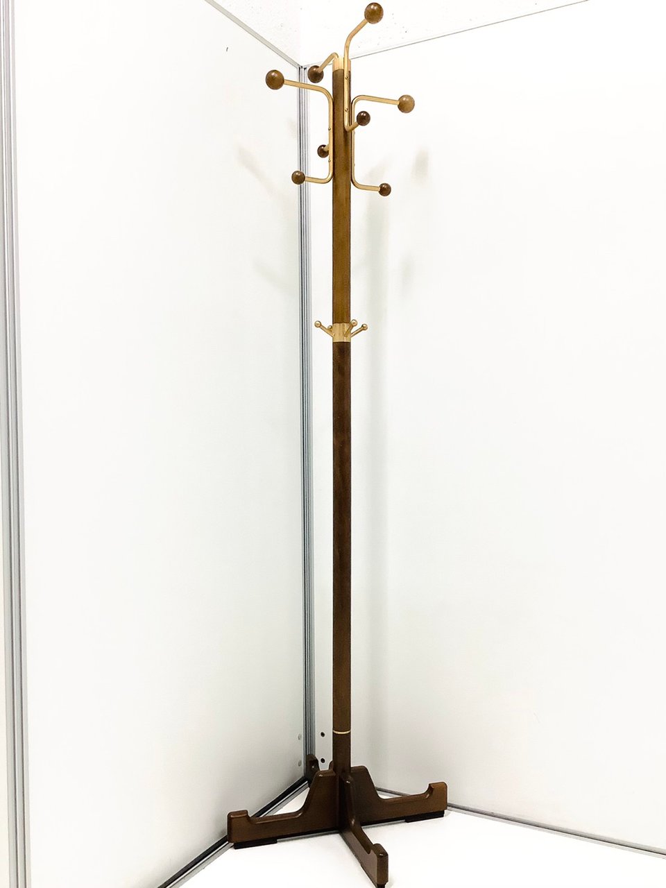 大人気／定番／稀少品／貴重／レア／品薄／限定1台　◆カリモク／ポールハンガー ※横浜店撮影画※
                        カリモク
                                    中古
            