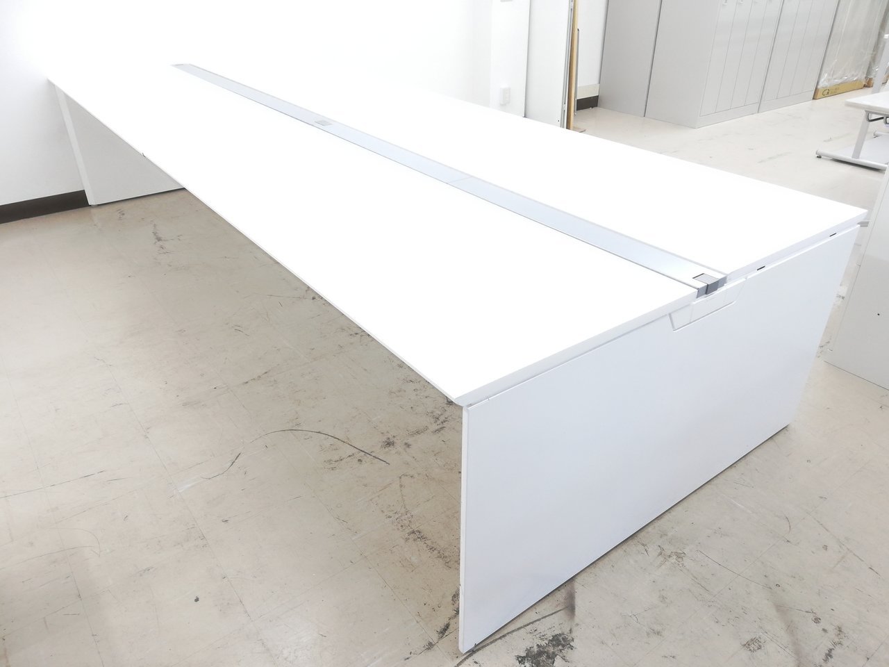 【幅3200mm】さわやかホワイト天板フリアドデスク単体タイプ※天板色：ホワイト（MG99）◆オカムラ製
                        プロユニットフリーウェイ 
                                    中古
            