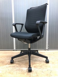 操作レスでストレスフリー！グッドデザイン賞受賞のチェア【中古】【オフィス家具】