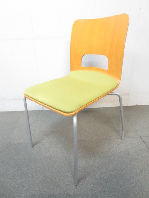 【中古】オルノ（チェア）   イトーキ（ITOKI） スタッキングチェア