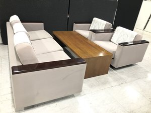 【限定1台！】【立川店限定！】中古では珍しい応接セットが入荷！
