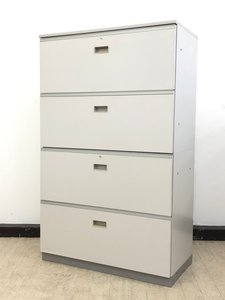 【超レアアイテム！】
世にも珍しい、4段引き出しのキャビネット！
今後入荷はないかもしれません。
※こちらの商品は単体の2段キャビネットを上下連結をしてセットにしているものとなります。