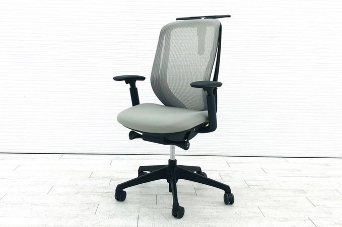 【中古】シルフィー（メッシュ）   オカムラ（okamura） 肘付ハイバックチェア