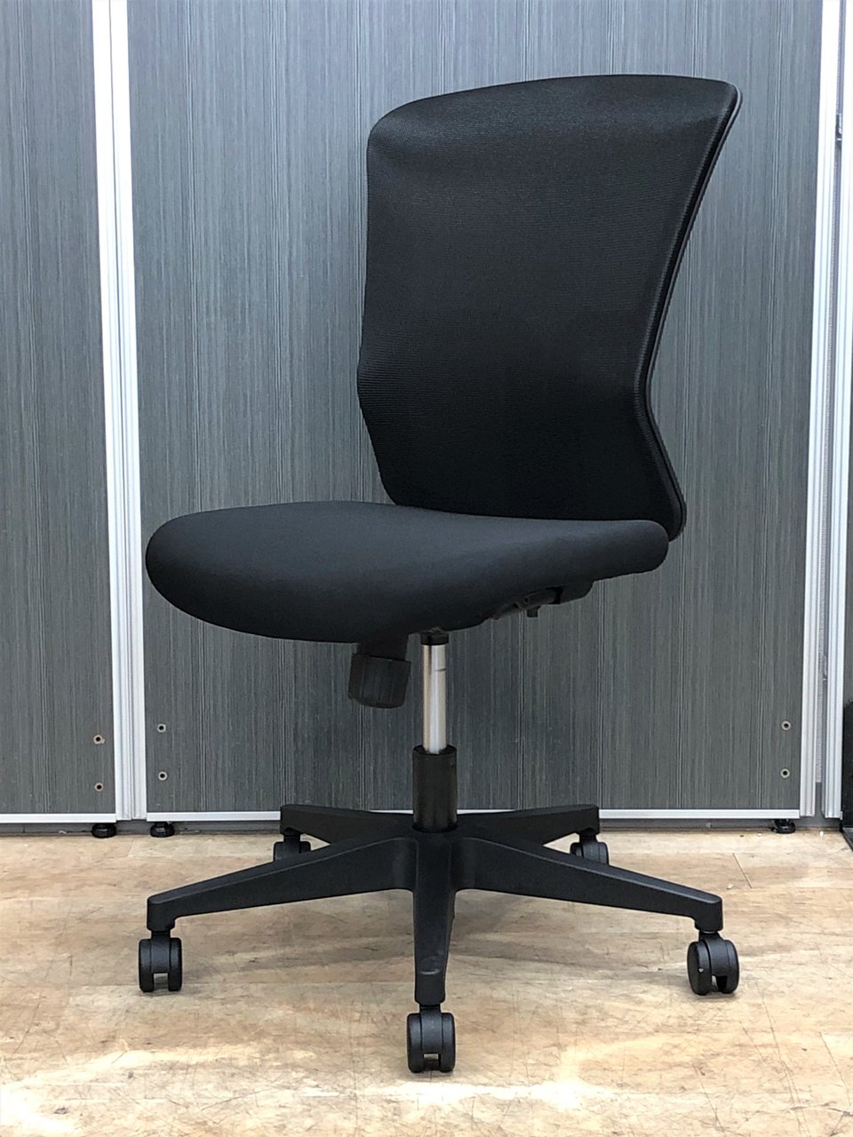 【在庫入替セール品】新古品のデスクチェア！お得にご案内【中古】【オフィス家具】【東京】【大阪】【愛知】【岐阜】【長野】【滋賀】
                        GSMシリーズ 
                                    新古品
            