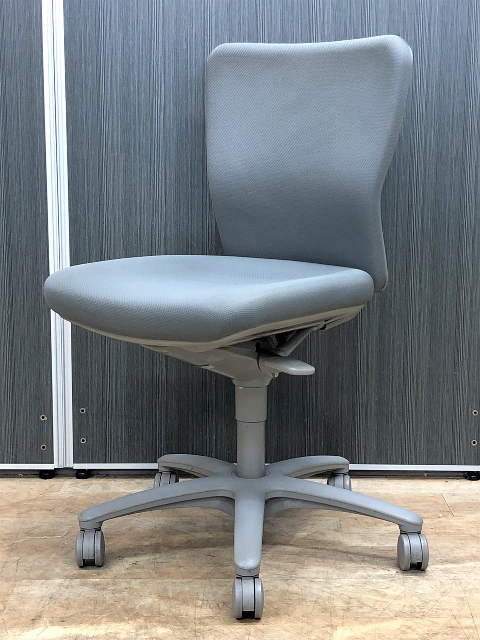 【在庫入替セール品】法人様に人気のオフィスチェア！お得にご案内【中古】【オフィス家具】【東京】【大阪】【愛知】【岐阜】【長野】【滋賀】
                        カロッツァ 
                                    中古
            