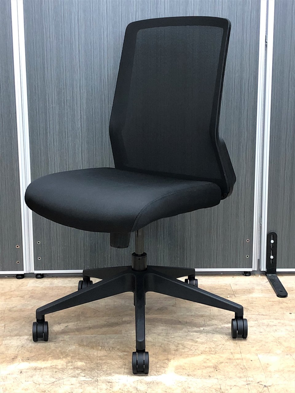 【在庫入替セール品】新古品のオフィスチェア！お得にご案内【中古】【オフィス家具】【東京】【大阪】【愛知】【岐阜】【長野】【滋賀】
                        STM
                                    新古品
            