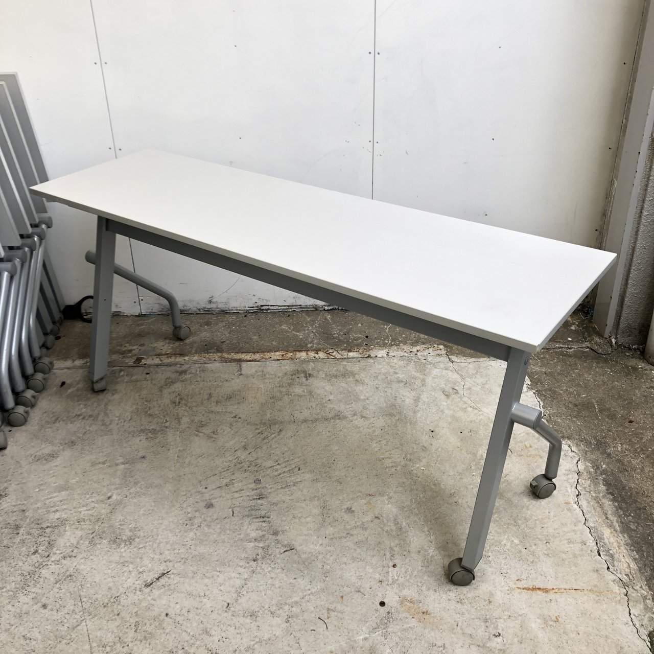 【30台大量入荷】サイドスタック｜使い勝手抜群の会議用テーブルがこの価格で！
                        その他シリーズ
                                    中古
            