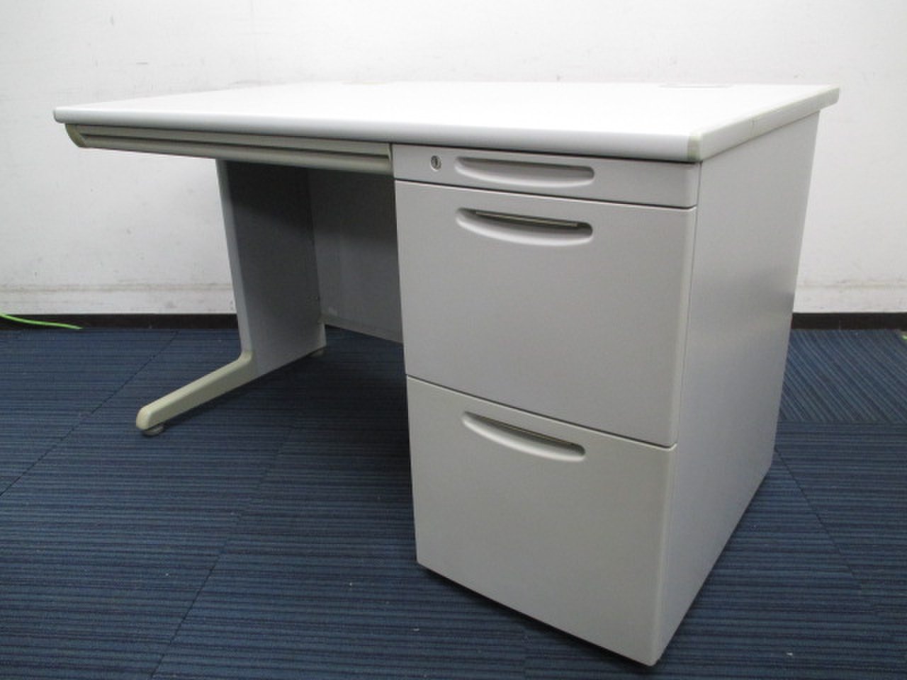 事務用デスク入荷！お問い合わせはお早めに！｜起業　拠点開設　レイアウト変更
                        SD-Vデスクシステム 
                                    中古
            