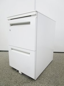 A4ファイルの収納にもオススメ！ホワイトワゴン入荷！｜起業　拠点開設　移転