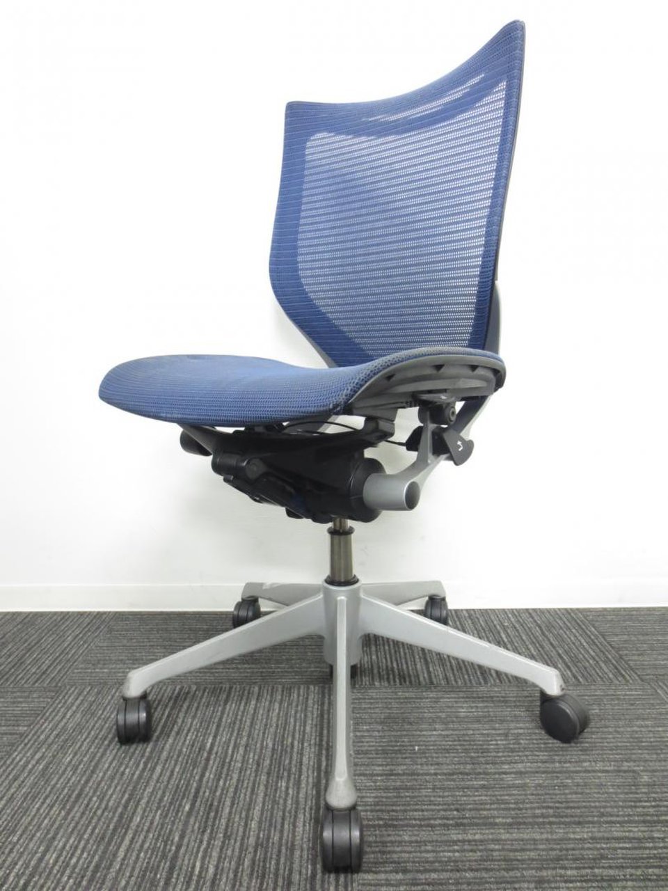 【大好評チェア入荷！】オカムラ製　バロン(メッシュ)　肘無しチェア【人気のオールメッシュタイプ】☆
                        バロンメッシュ 
                                    中古
            