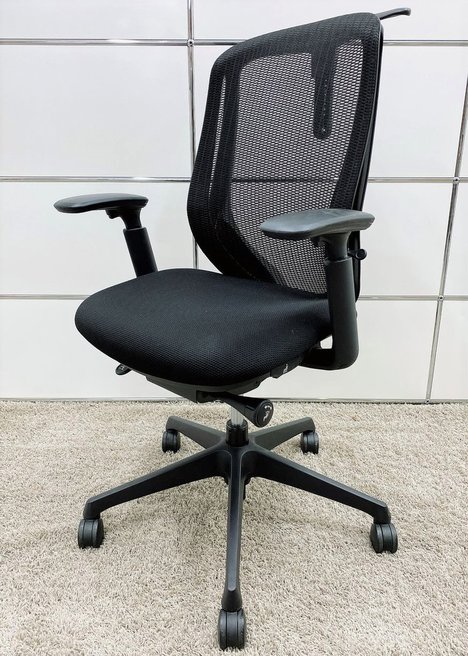 【中古】シルフィー（メッシュ）   オカムラ（okamura） 肘付ハイバックチェア