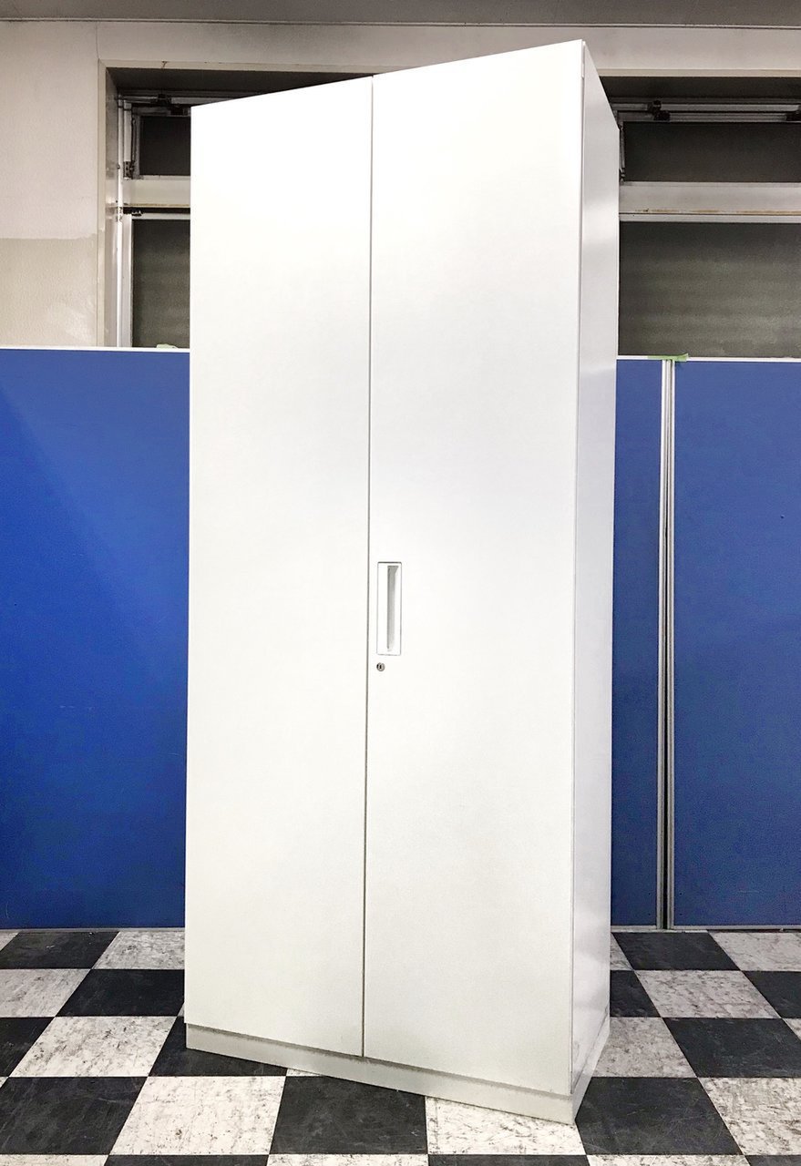 【定価約9万円！！ハイキャビ！！ホワイトカラーの人気シリーズ商品！！両開き書庫の入荷です！！沢山収納一括管理！！】■コクヨ■エディア
                        エディア 
                                    中古
            