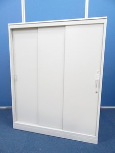 【残り1台】コンパクトなオフィスにもおすすめの引違い書庫！